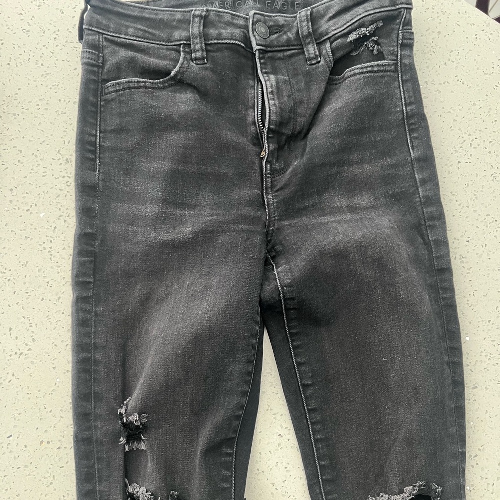 American Eagle Outfitters Black Distressed Stetchy Skinng Jeans 4 Short